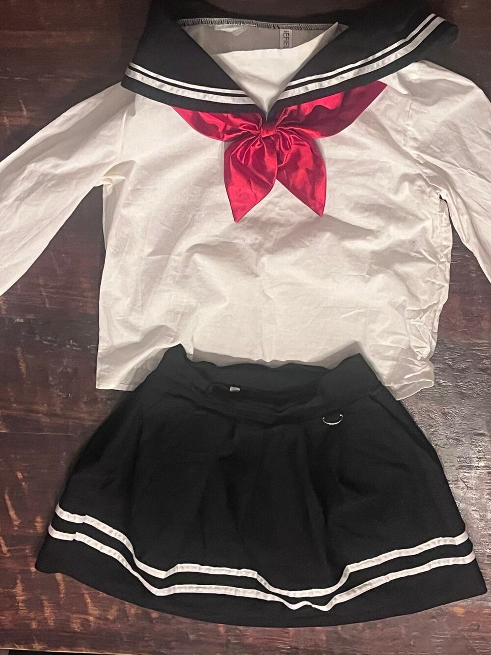 iEFiEL 2 Piece Women's Large Cosplay Black and White Sailor Costume